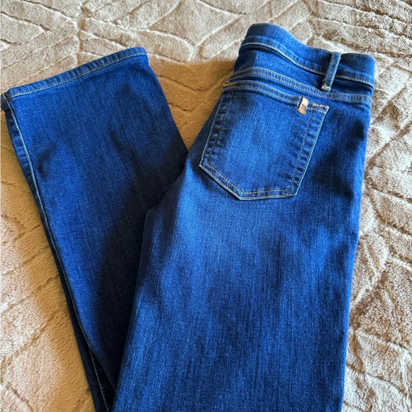 Joe’s Jeans Petite boot cut EUC - Picture 2 of 4